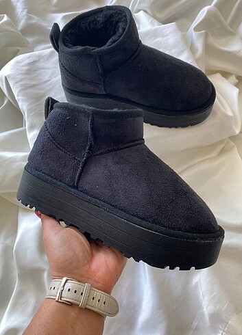 36 Beden siyah Renk UGG BOT ULTRAMİNİ