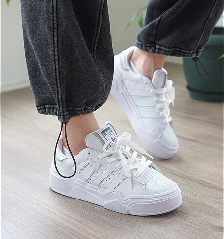 Adidas Superstar