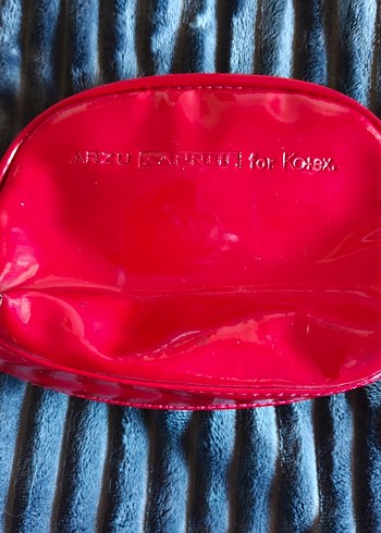 Kırmızı Fermuarlı Kadın Makyaj Çantası - Görsel 5