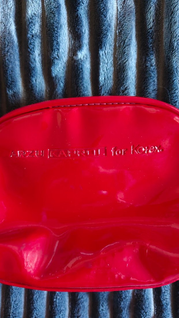 Kırmızı Fermuarlı Kadın Makyaj Çantası - Görsel 3