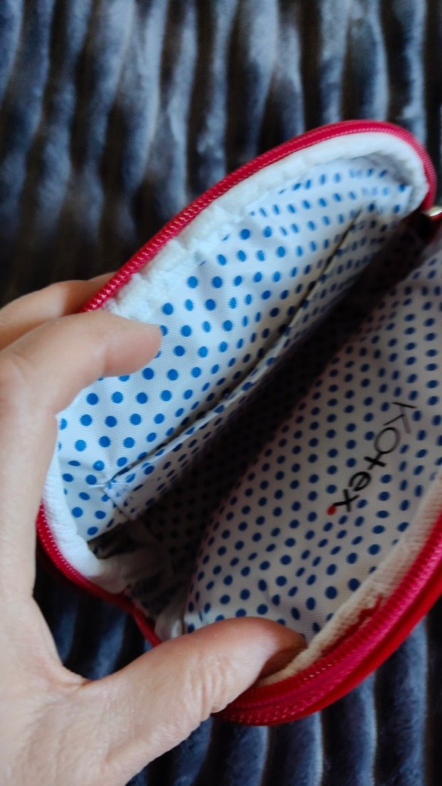 Kırmızı Fermuarlı Kadın Makyaj Çantası - Görsel 2