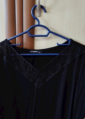 V Yaka Siyah Kadın Bluz - Görsel 2