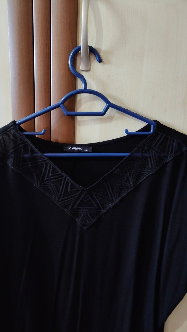 V Yaka Siyah Kadın Bluz - Görsel 2