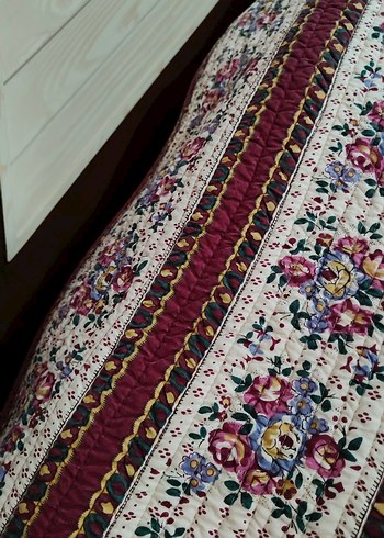 Bordo Nakışlı Yatak Örtüsü - Görsel 3