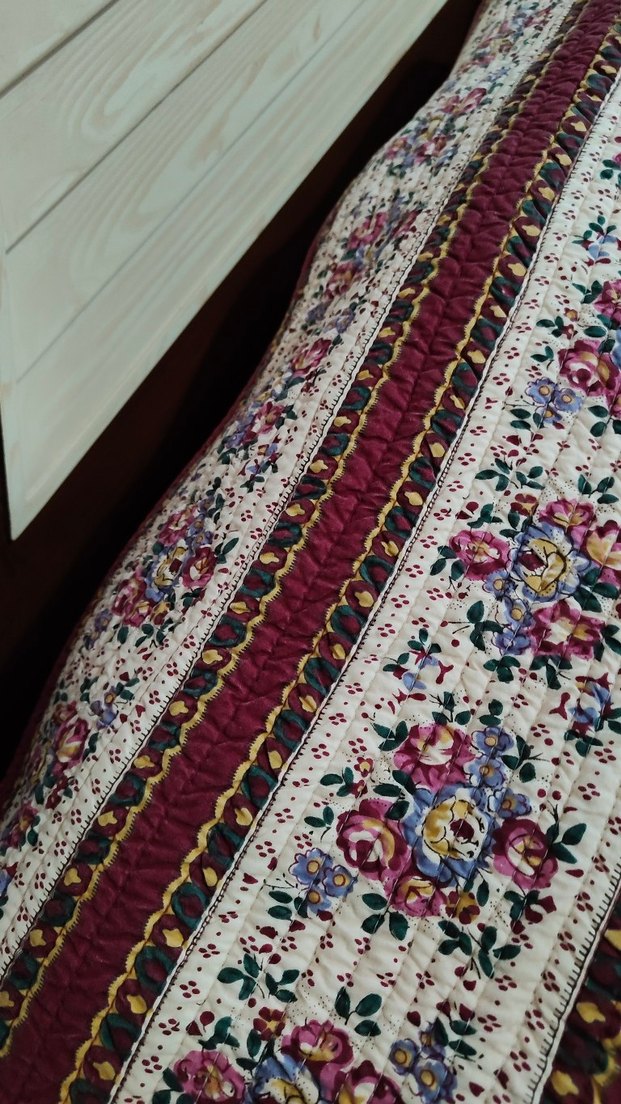 Bordo Nakışlı Yatak Örtüsü - Görsel 3