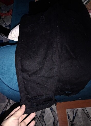 40 Beden siyah Renk Yırtmaçlı pantolon dar kesim