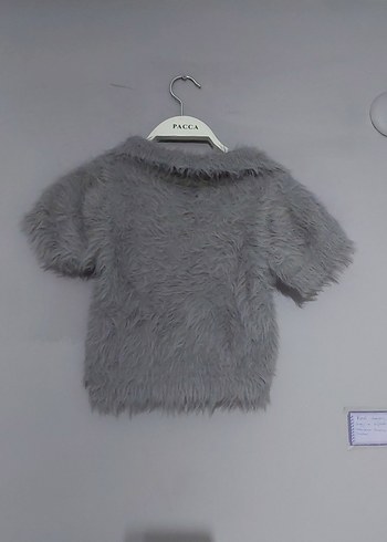 Gri Kısa Kollu Kürklü Kadın Bluz - Görsel 3