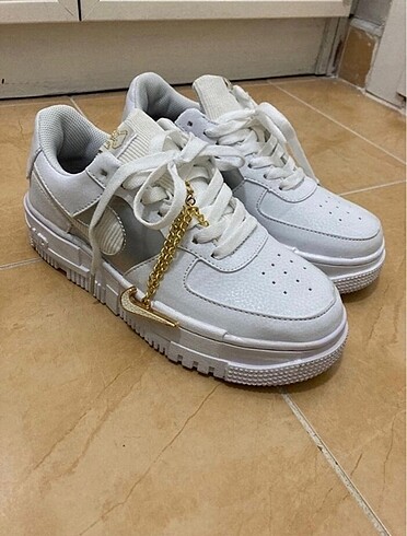 39 Beden Nike 1 low pixel