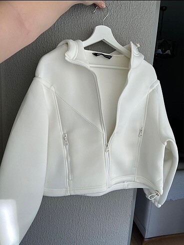 Zara beyaz kapüşonlu ceket