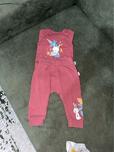Kız bebek kıyafetleri (6-9 aylık)