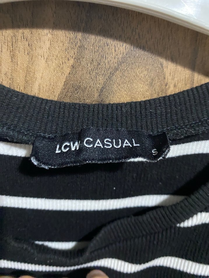 Siyah beyaz cizgili uzun günlük rahat elbise - Görsel 2