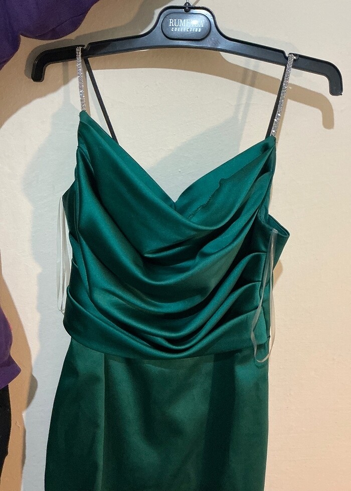 Zümrüt yeşili abiye - Görsel 5