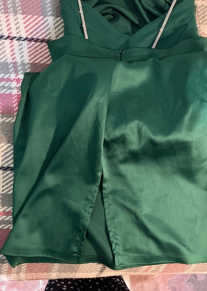 Zümrüt yeşili abiye - Görsel 4