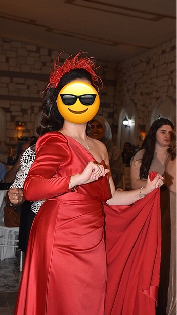 Diğer Saten Gece Elbisesi