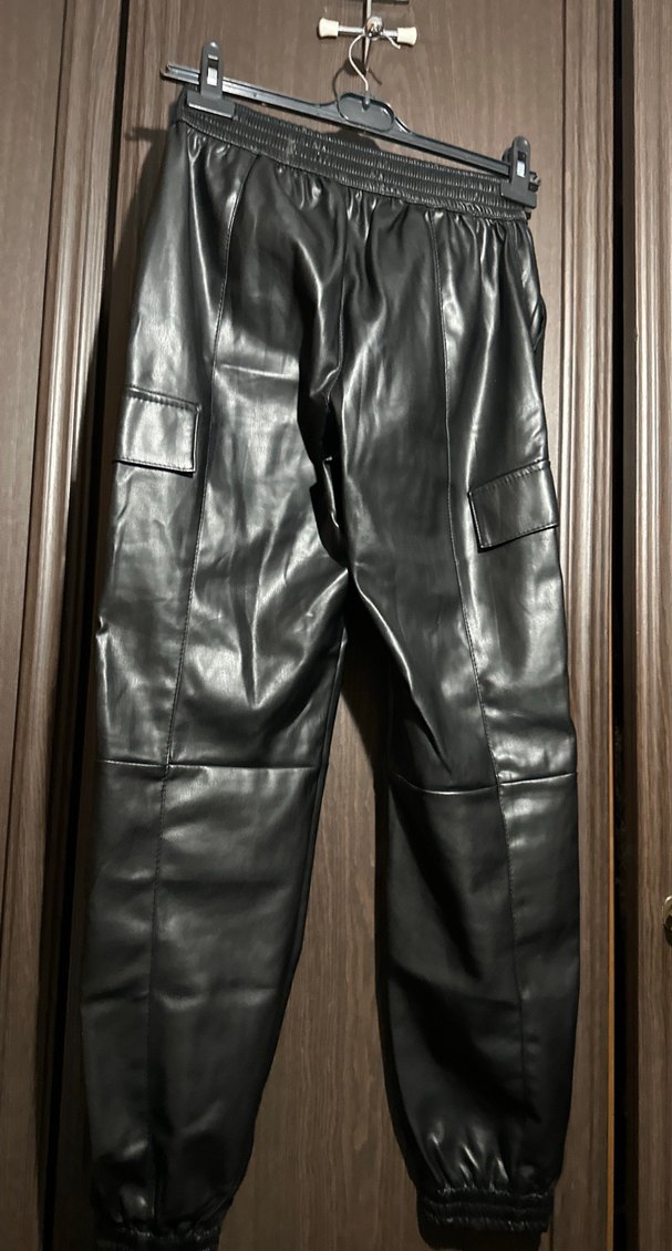 Kadın Bershka  Deri  siyah Beli Lastikli  Rahat Kesim Pantolon - Görsel 3