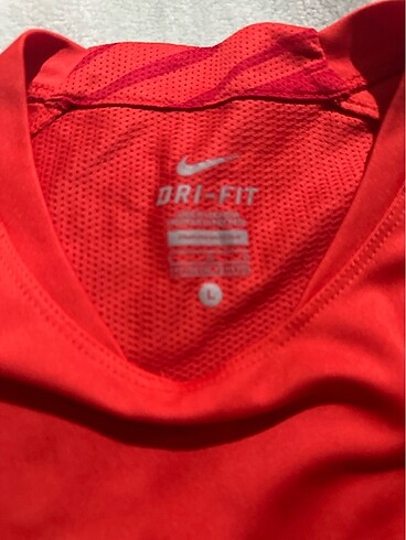 Yepyeni nike tsirt - Görsel 2