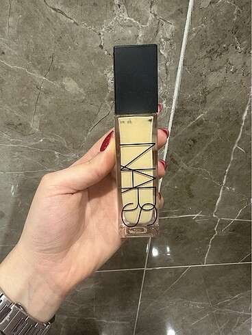 Nars fondöten