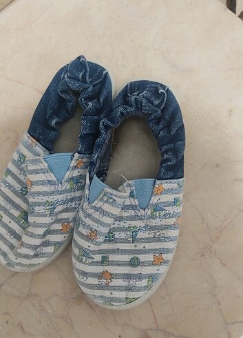 21-22 numara ayakkabılar. Hepsi 200 TL - Görsel 3