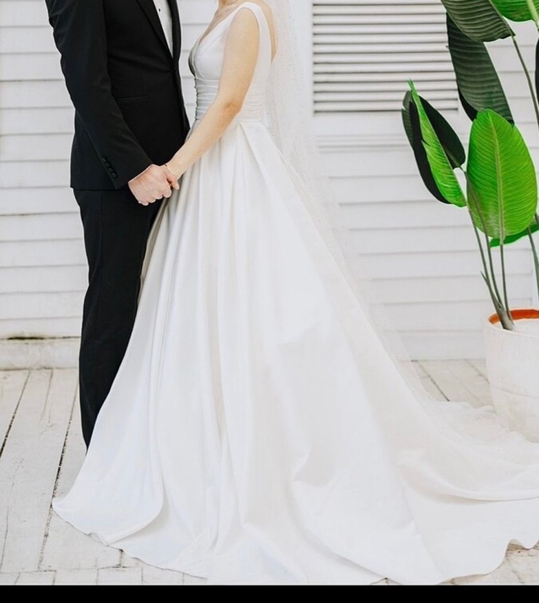 V Yakalı A Kesim Beyaz Gelinlik - Görsel 5