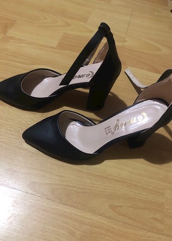 Zara Klasik Siyah Kemerli Stiletto