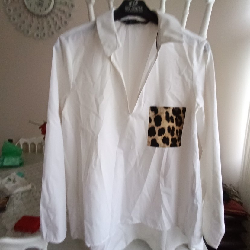 Leopar Cepli Beyaz Kadın Gömlek - Görsel 2