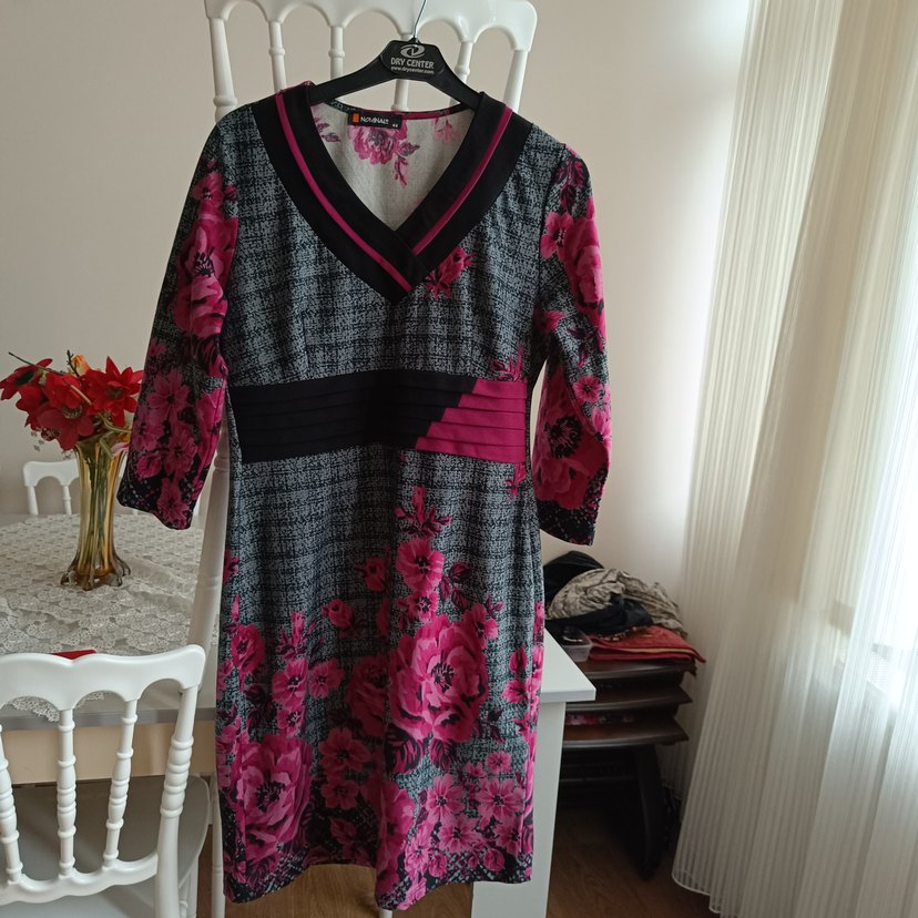 Pembe Çiçek Desenli V Yaka Midi Elbise - Görsel 4