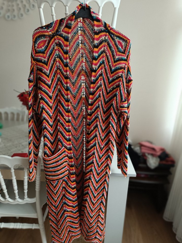 Renkli Desenli Uzun Triko Hırka - Görsel 2