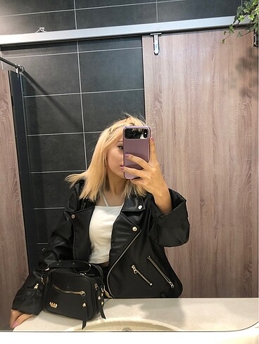 Siyah deri ceket