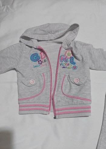 Kız Bebek Gri Nakışlı Fermuarlı Takım - Görsel 2