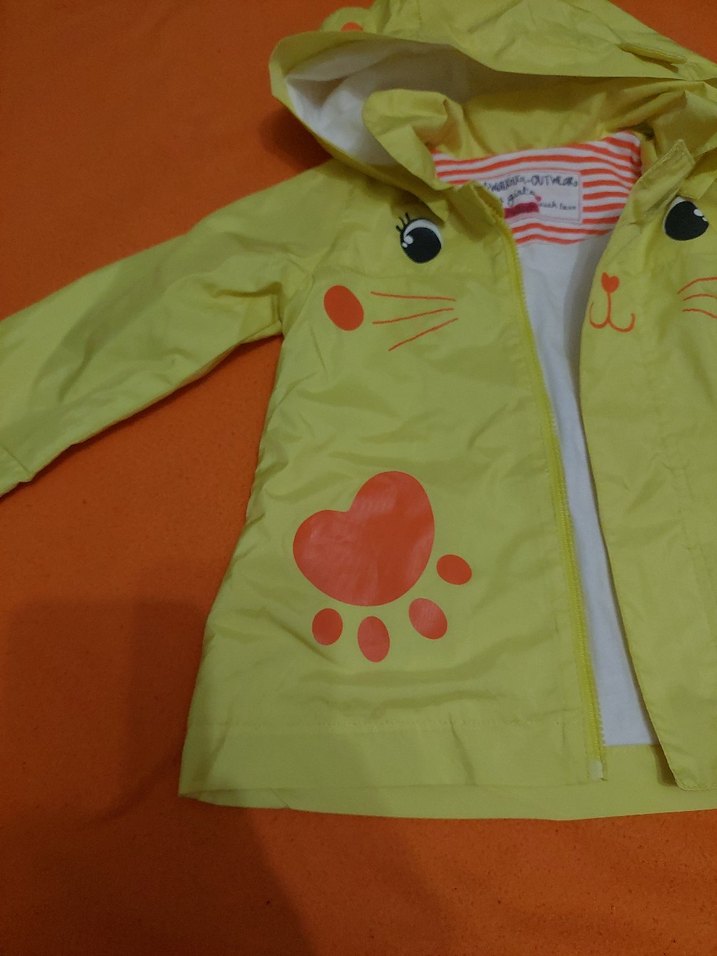 Baskılı Sarı Kız Çocuk Yağmurluk - Görsel 3