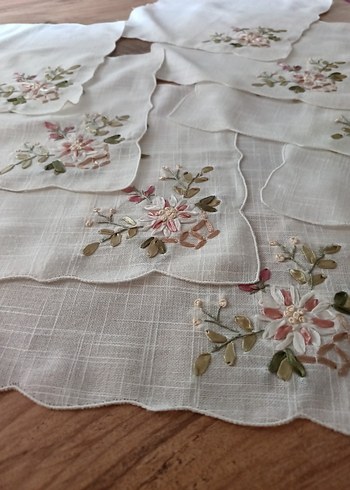 Nakışlı Vintage Beyaz Masa Örtüsü