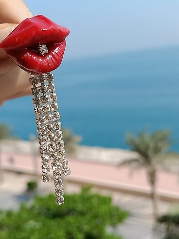 Tasarımcı Taşlı dudak küpe