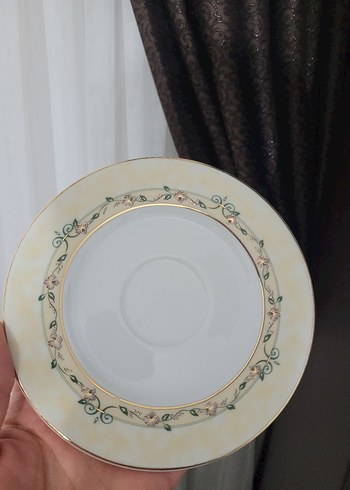 Beden beyaz Renk Pastel Desenli Beyaz Porselen Fincan ve Tabağı Çay fincani