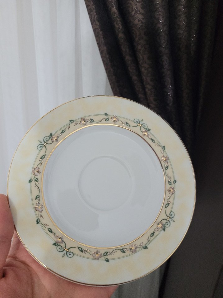 Pastel Desenli Beyaz Porselen Fincan ve Tabağı 
Çay fincani - Görsel 4