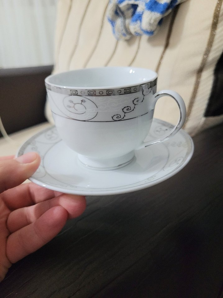 Gri Desenli Beyaz Porselen Fincan ve Tabağı
Çay fincani - Görsel 3