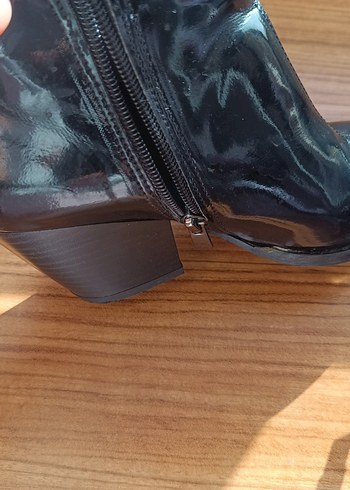 Siyah Parlak Deri Yılan Desenli Stiletto Bot - Görsel 5