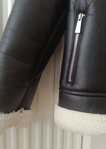 Beyaz Kürklü Siyah Deri Biker Ceket - Görsel 3