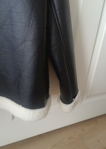 Beyaz Kürklü Siyah Deri Biker Ceket - Görsel 15