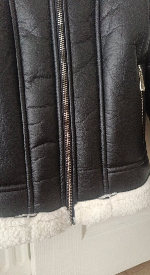 Beyaz Kürklü Siyah Deri Biker Ceket - Görsel 4