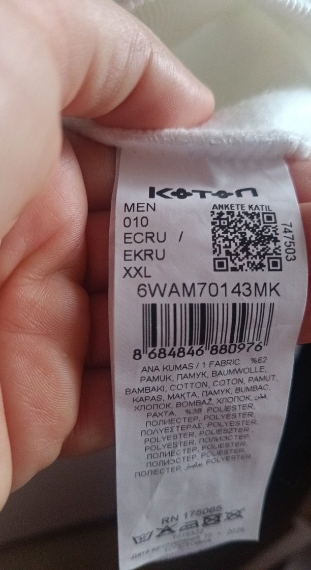 Kadın Beyaz Yarım Fermuarlı Sweatshirt - Görsel 4