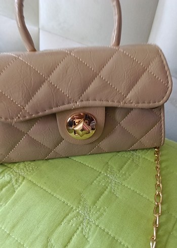 Diğer Bej Deri Zincir Detaylı Kadın Çanta