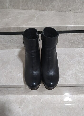 Sıfır ayarında bootie 