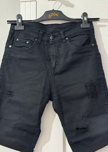 Siyah Kemerli Erkek Kısa Kot Pantolon - Görsel 2