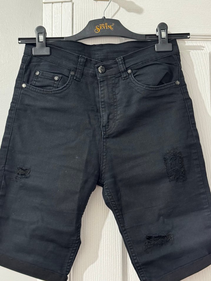 Siyah Kemerli Erkek Kısa Kot Pantolon - Görsel 2