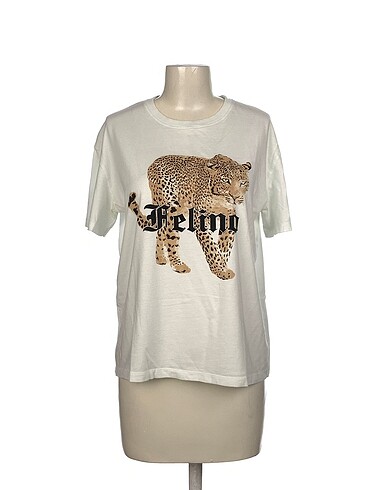 Bershka T-shirt %70 İndirimli.