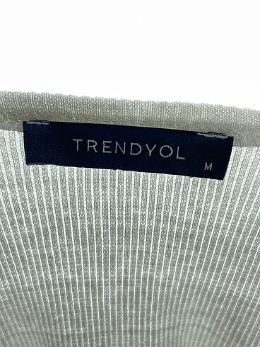 m Beden beyaz Renk Trendyol & Milla Bluz %70 İndirimli.