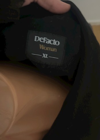 Siyah Kadın Blazeri, Drapeli, Uzun Kollu Açıklamayı okuYUN - Görsel 3