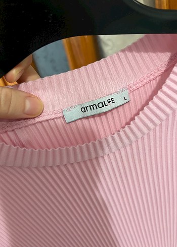 Armalife Pembe Piliseli Kısa Kollu Kadın Tişört