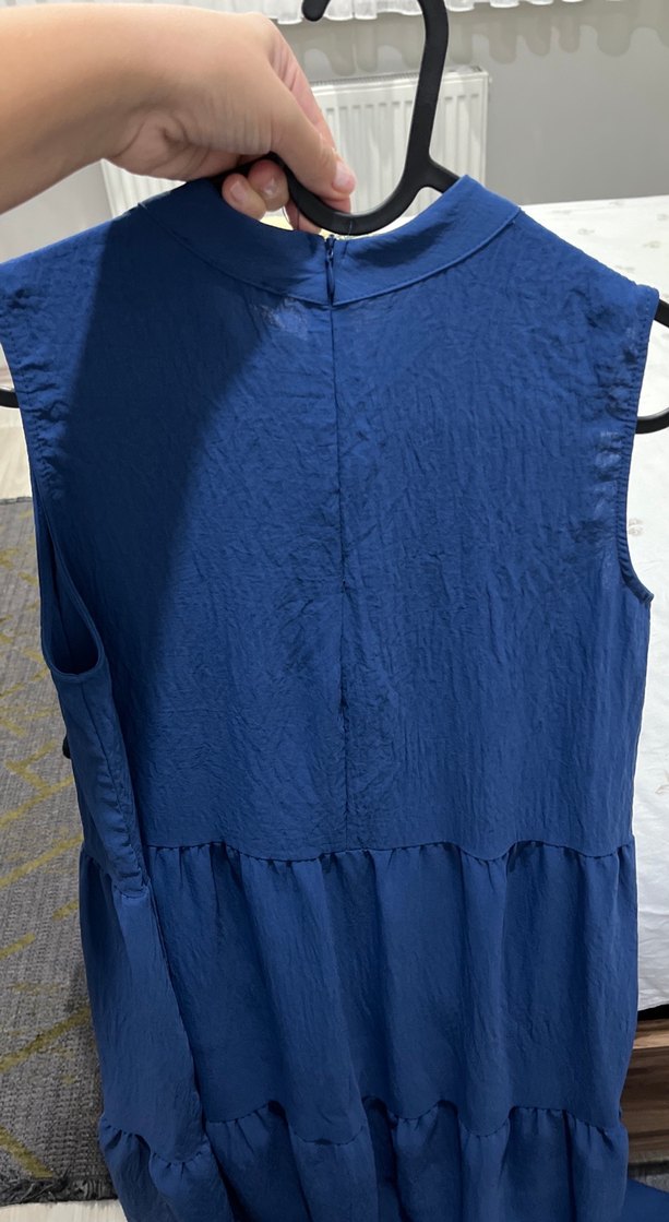 Kolsuz, Yüksek Yakalı Uzun Mavi Elbise - Görsel 3