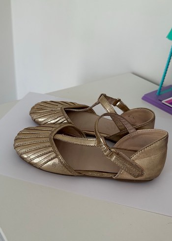 Kız Çocuk Pliseli Parlak Bej Babet - Görsel 2